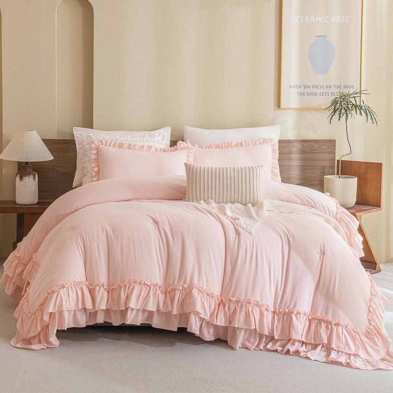 Masaca مجموعة لحاف Masaca Blush Pink، طقم لحاف سرير كوين فارمهاوس شابي بوهو شيك عتيق ريفي ناعم من الألياف الدقيقة أسفل طقم لحاف سرير بديل 3 قطع (1 لحاف مكشكش و2 كيس وسادة) - Image 1